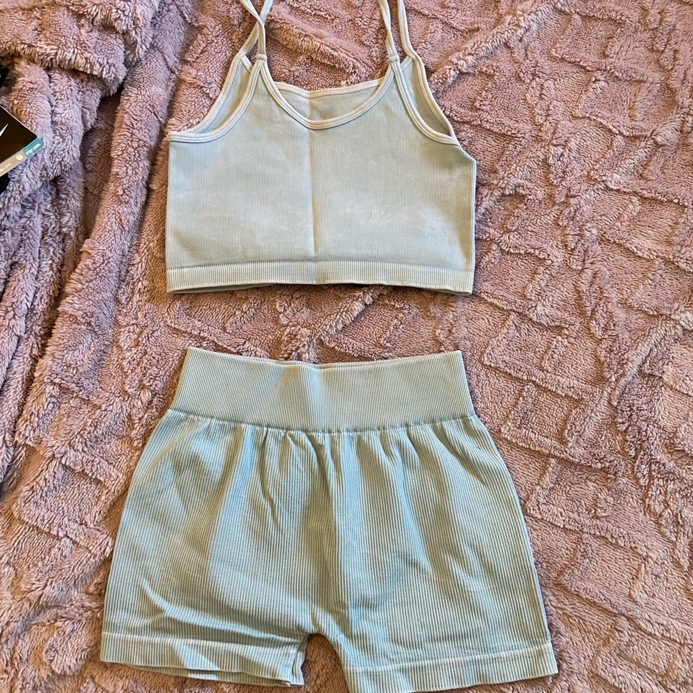 Matching set - Picture 2 of 2